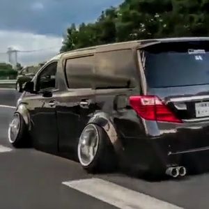 Meet your Posher, Robin